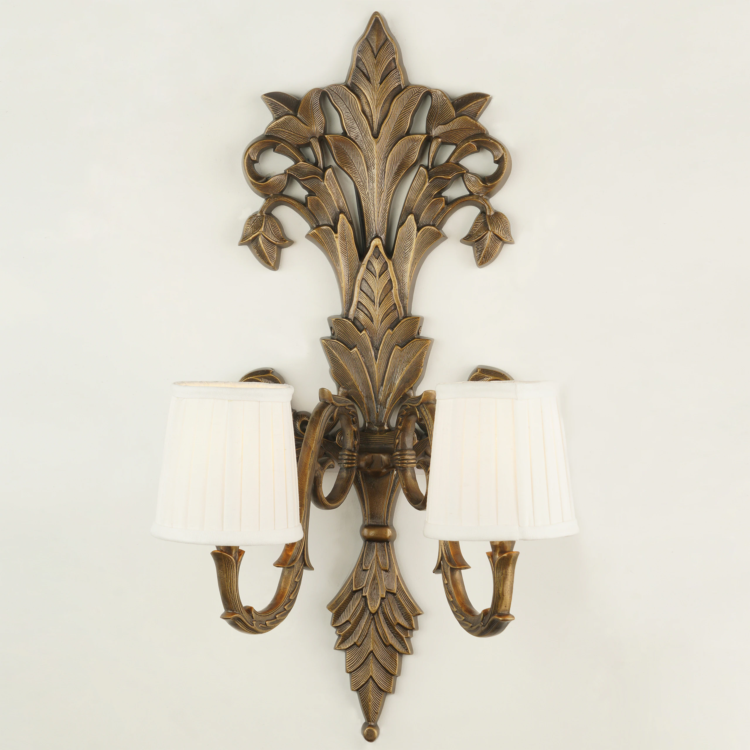 Quattrefoil Luxury Decor & Lighting
