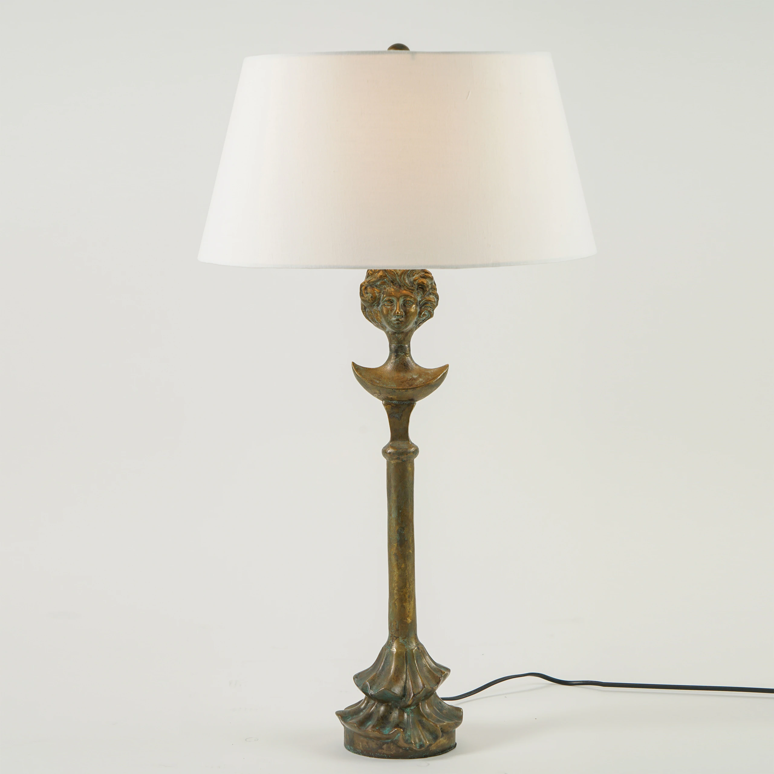 Quattrefoil Luxury Decor & Lighting
