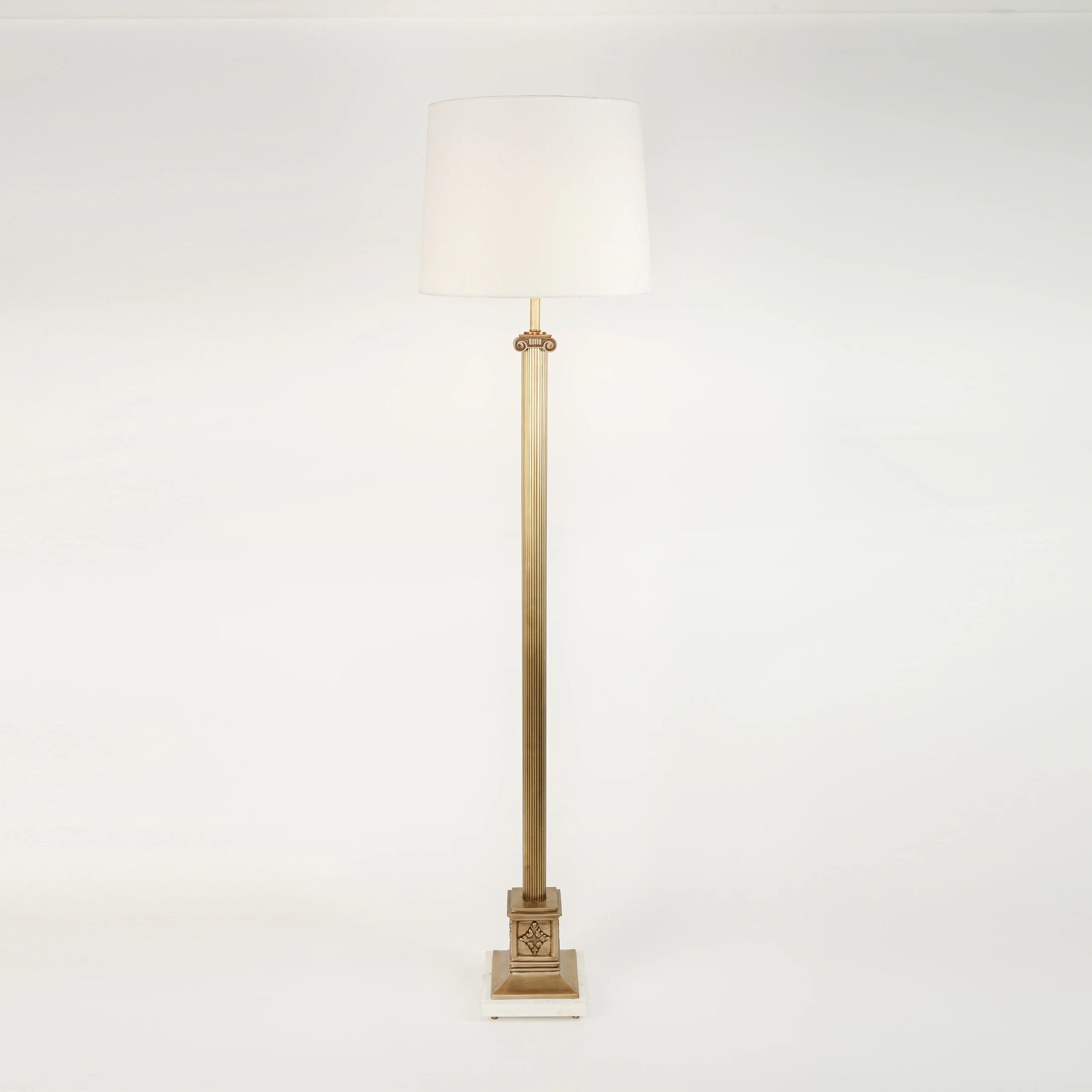 Quattrefoil Luxury Decor & Lighting