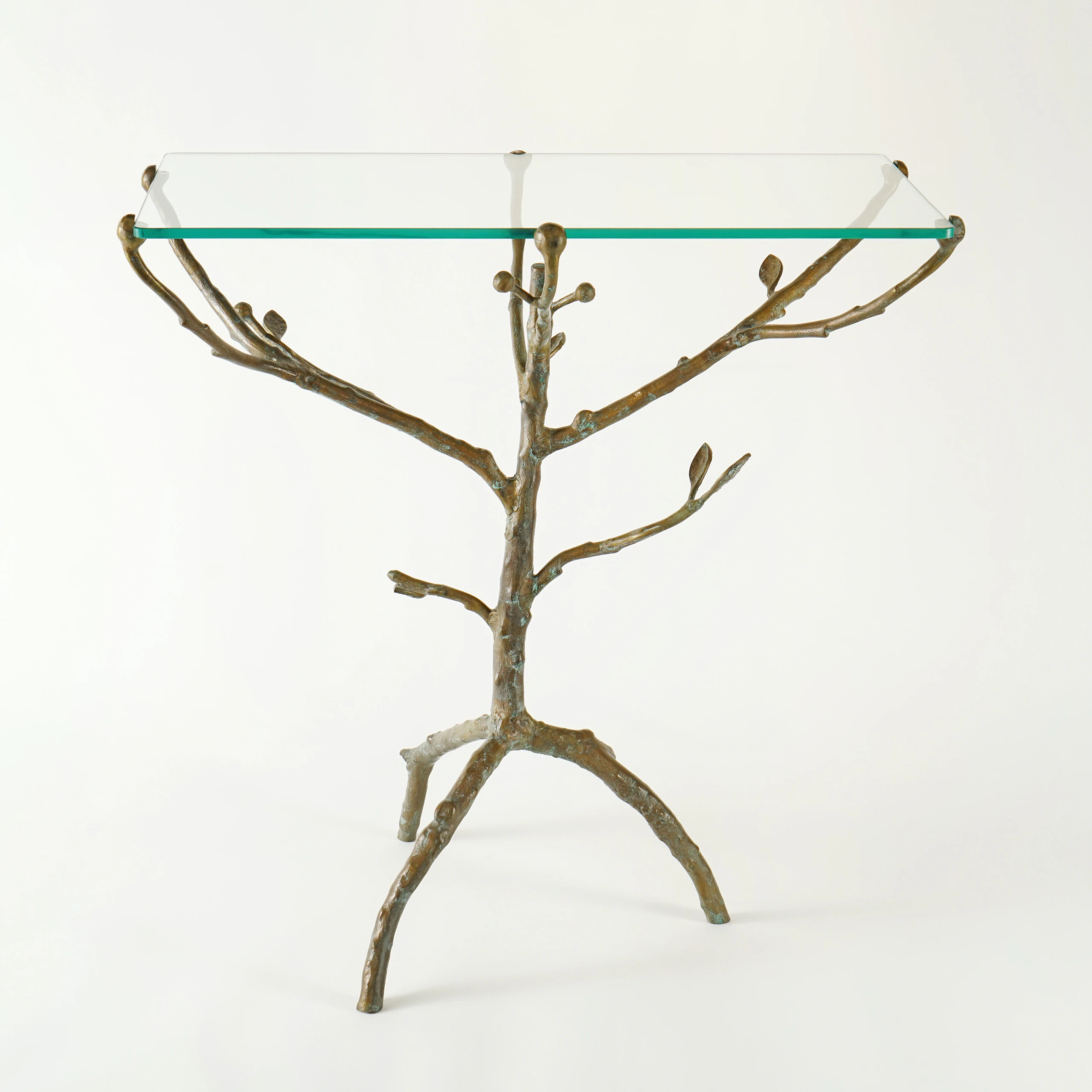 Quattrefoil Luxury Decor & Lighting