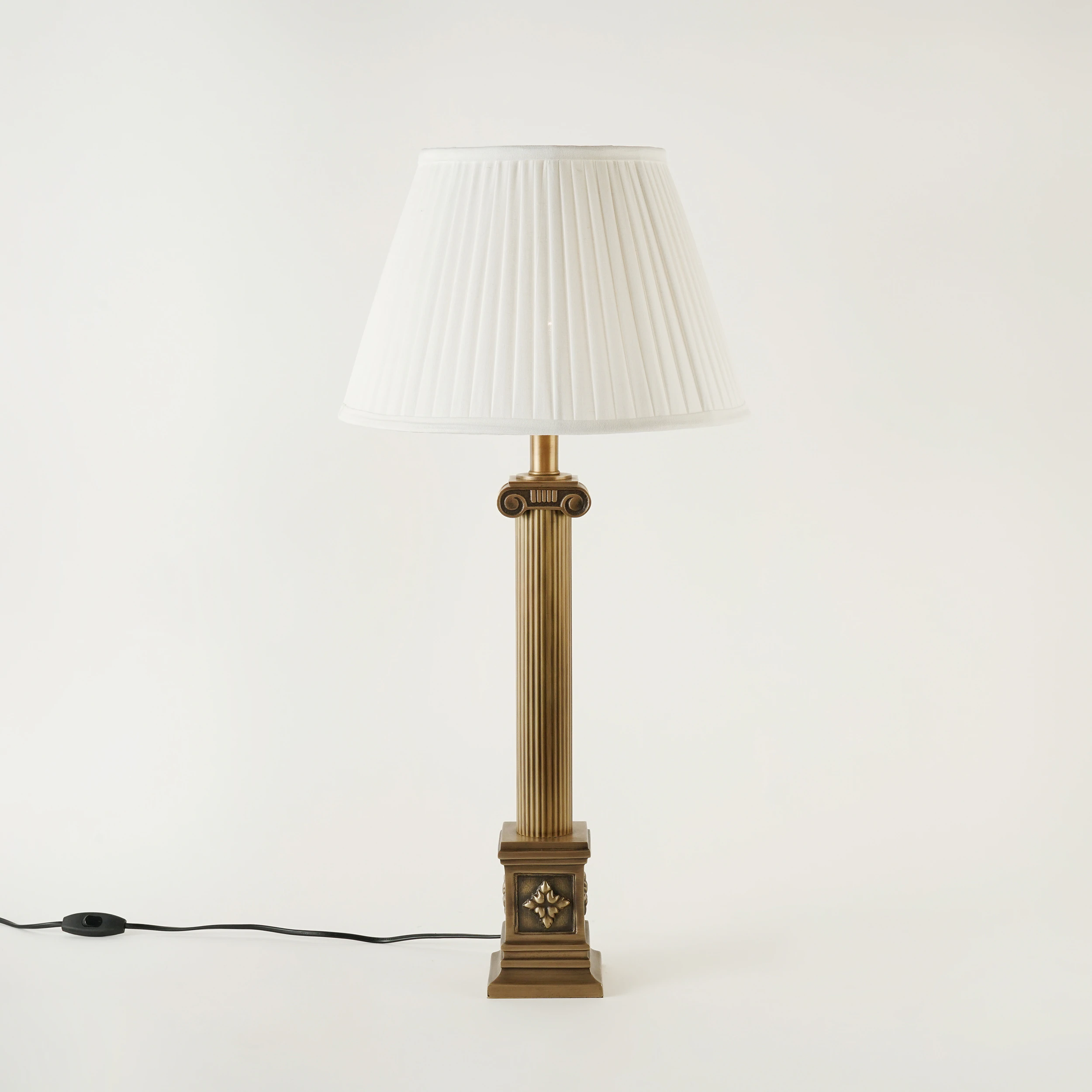 Quattrefoil Luxury Decor & Lighting