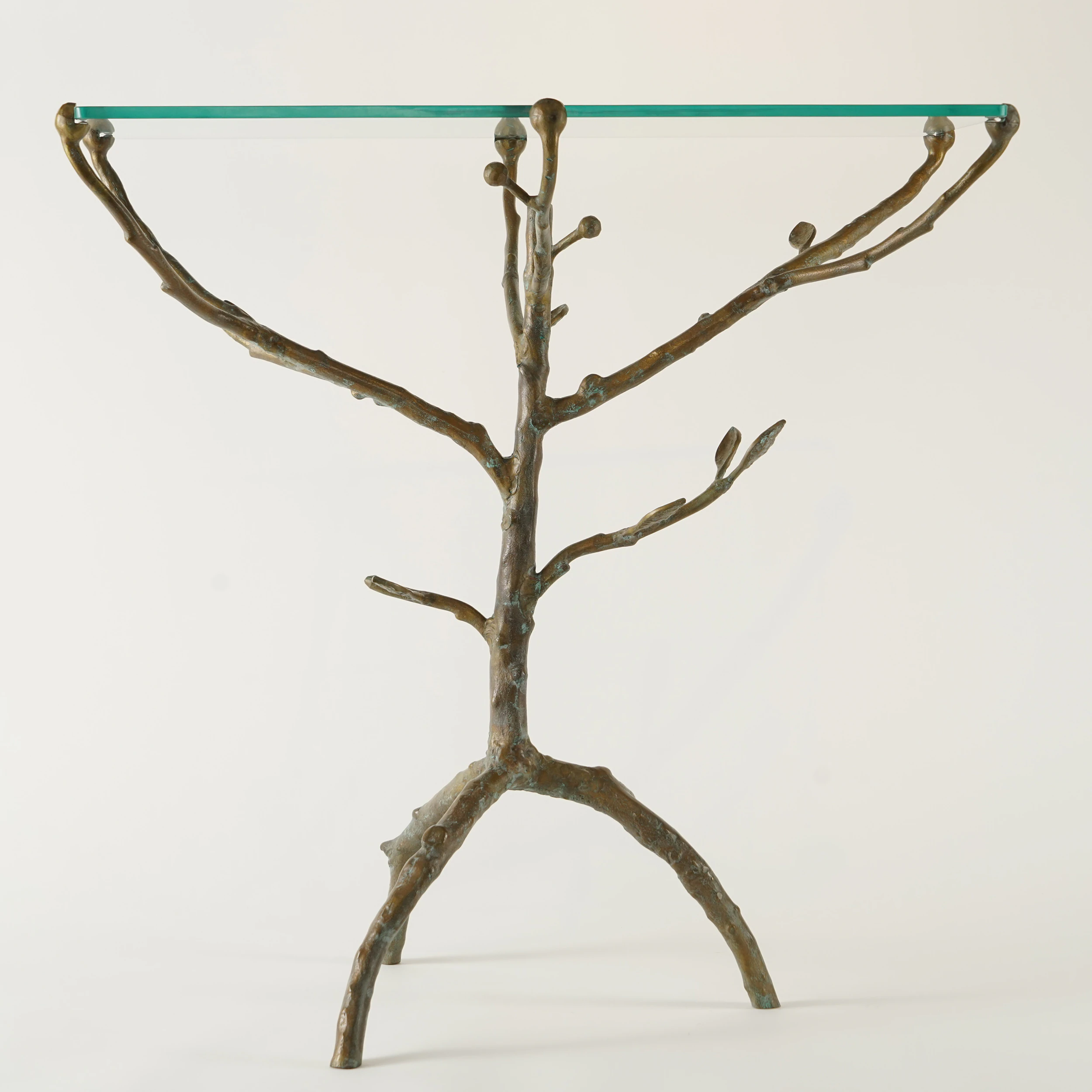 Quattrefoil Luxury Decor & Lighting