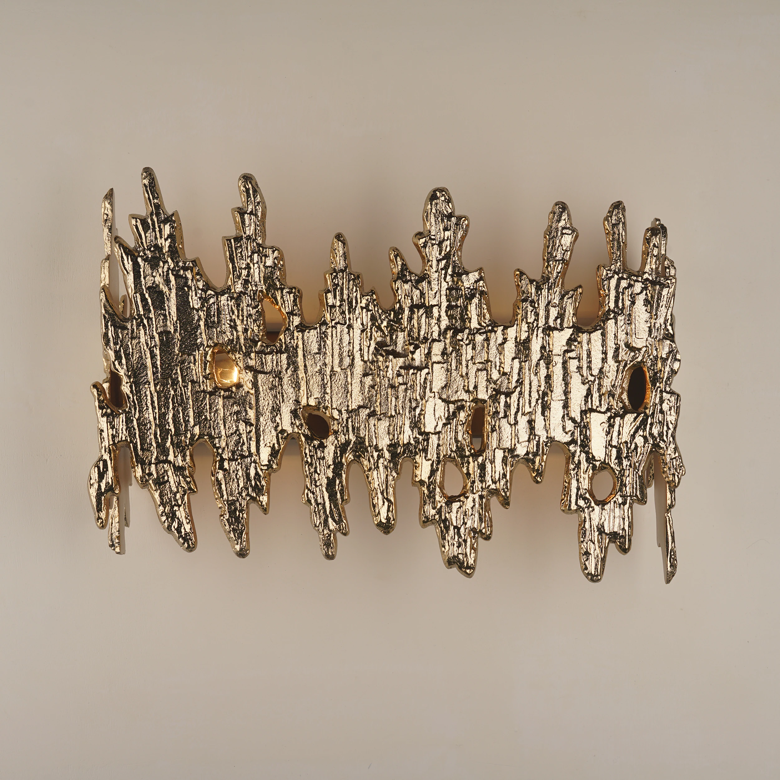 Quattrefoil Luxury Decor & Lighting