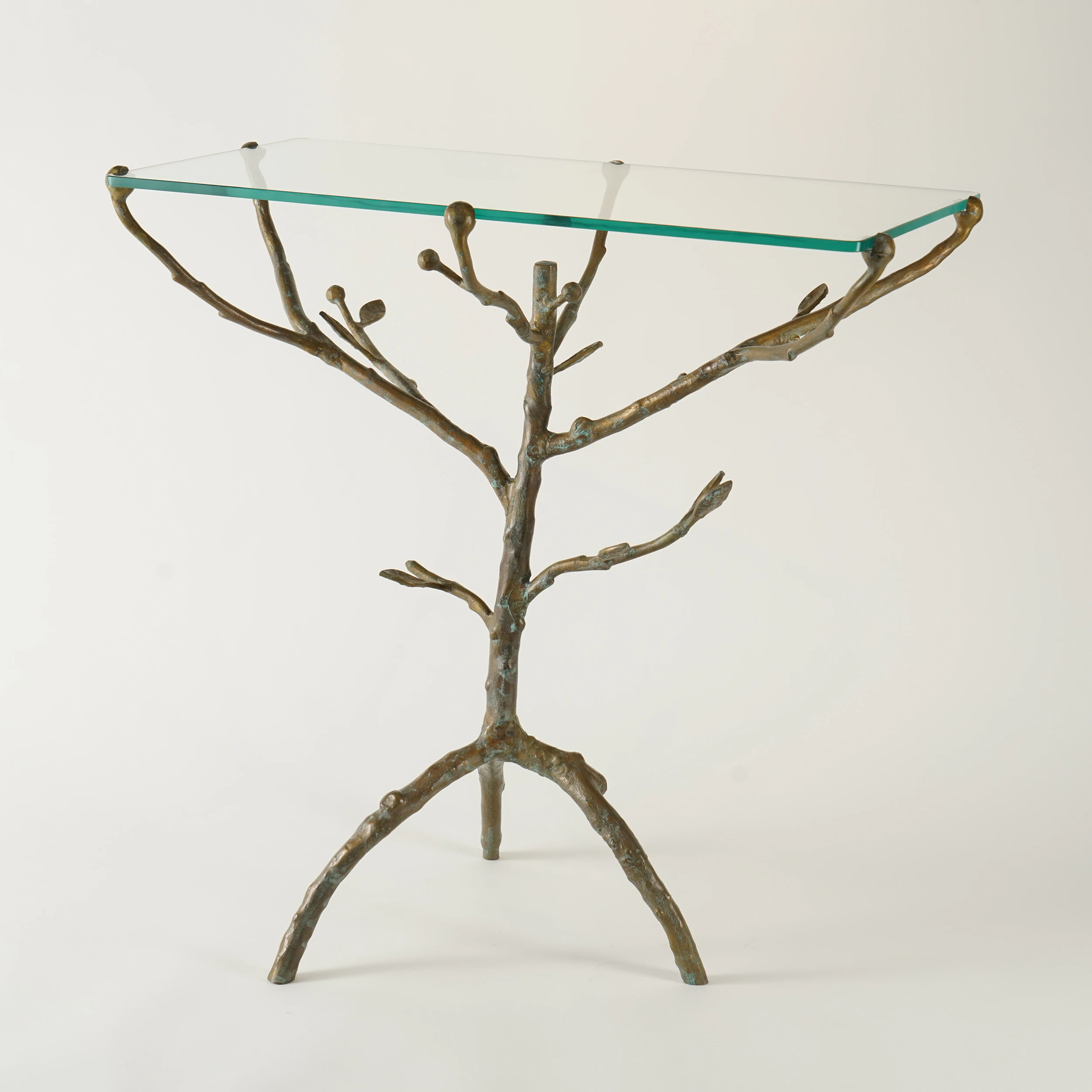 Quattrefoil Luxury Decor & Lighting