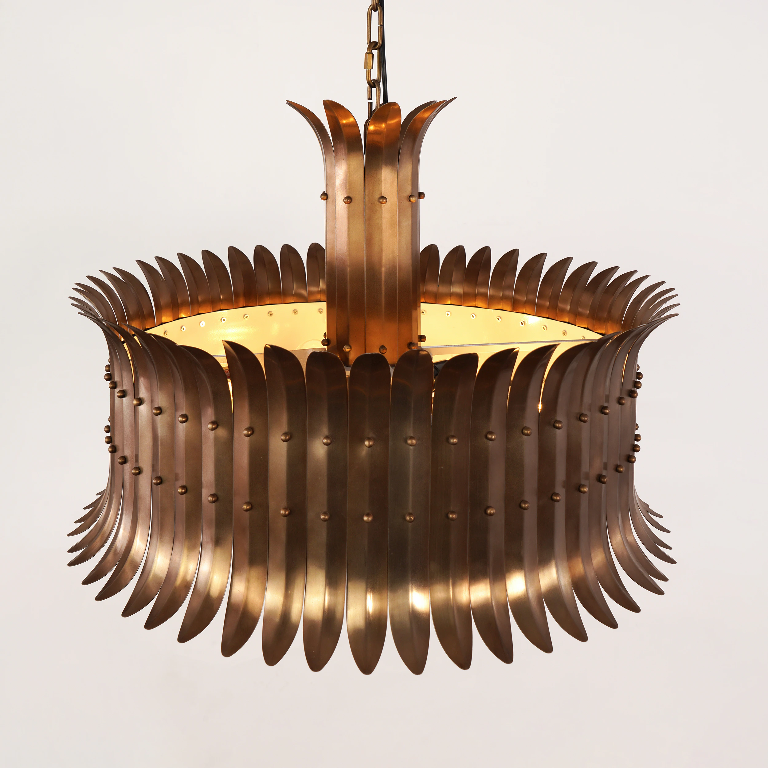 Quattrefoil Luxury Decor & Lighting