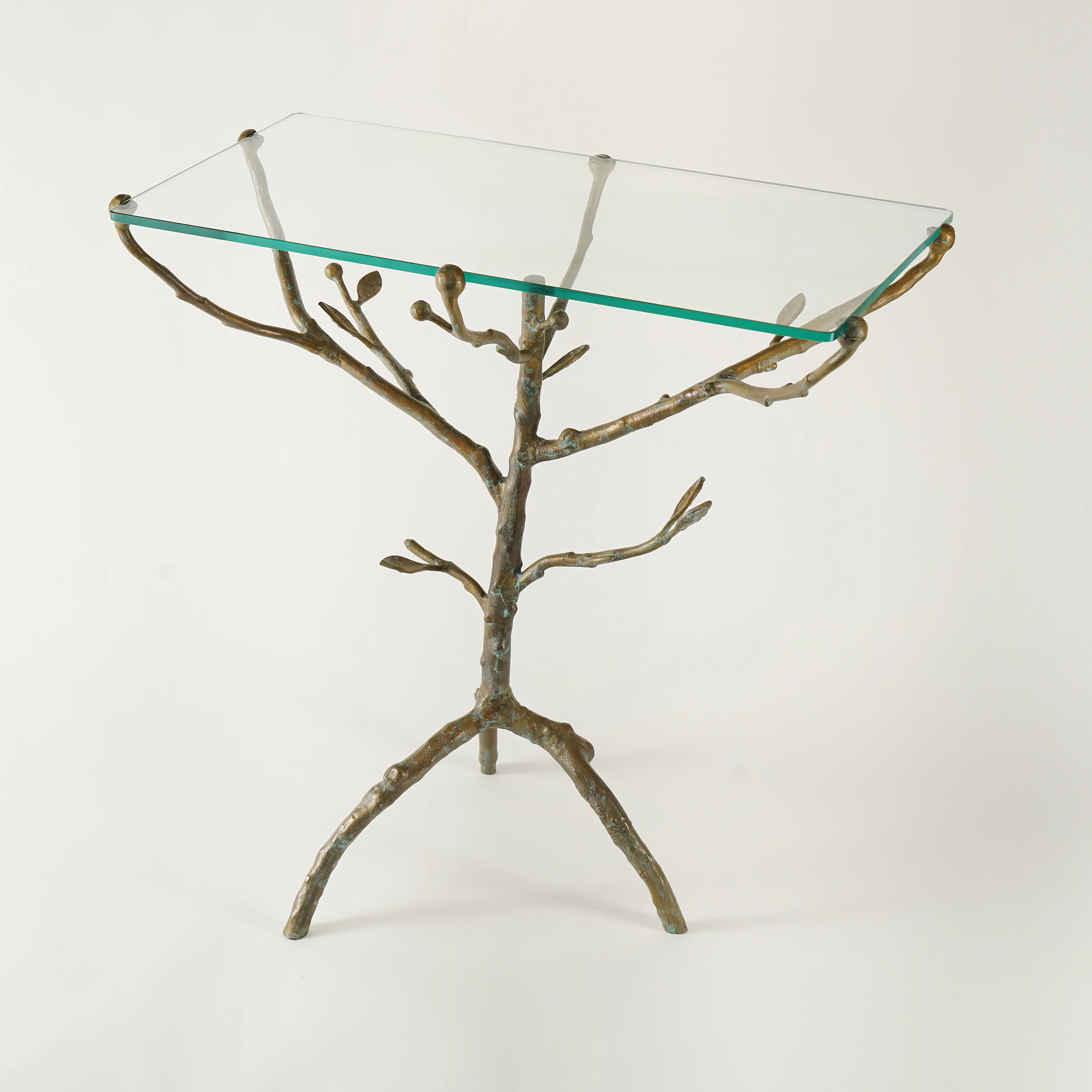 Quattrefoil Luxury Decor & Lighting