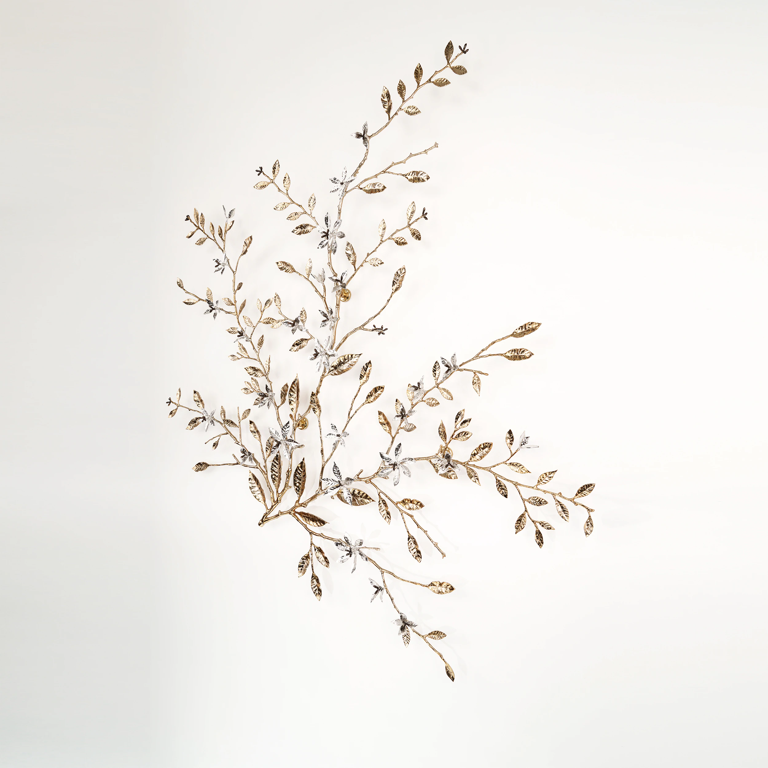 Quattrefoil Luxury Decor & Lighting