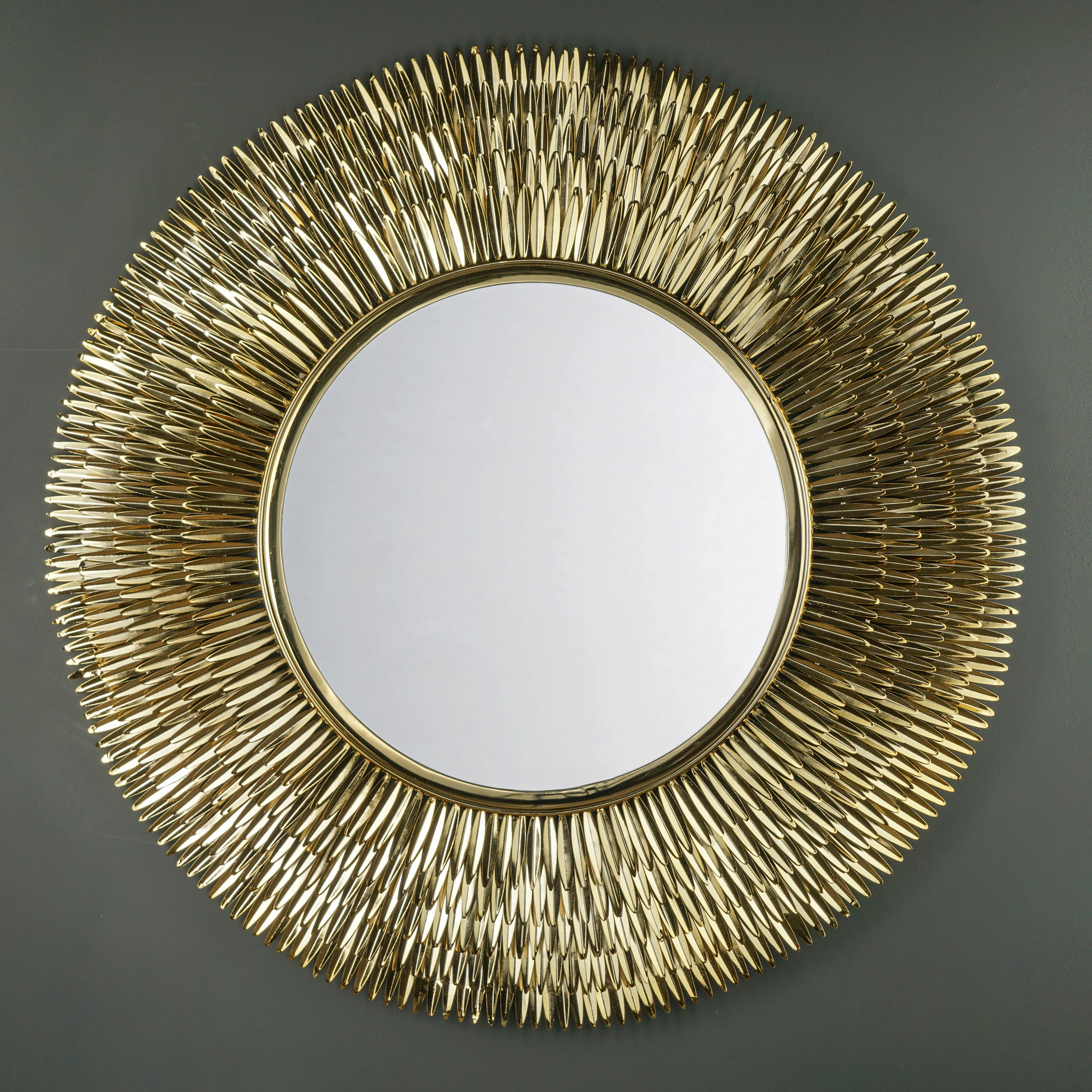 Quattrefoil Luxury Decor & Lighting
