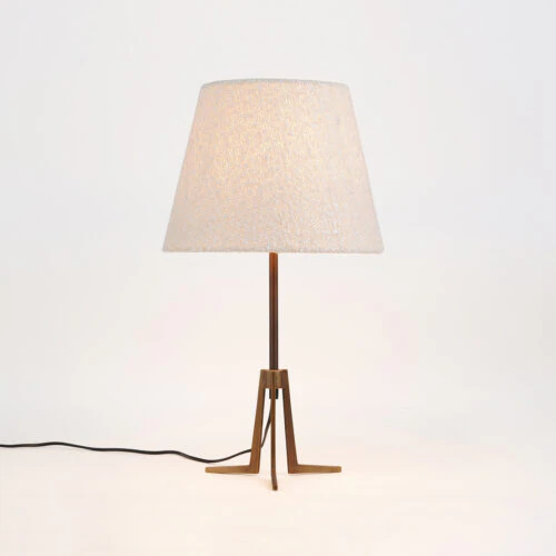 TRIPOD TABLE LAMP
