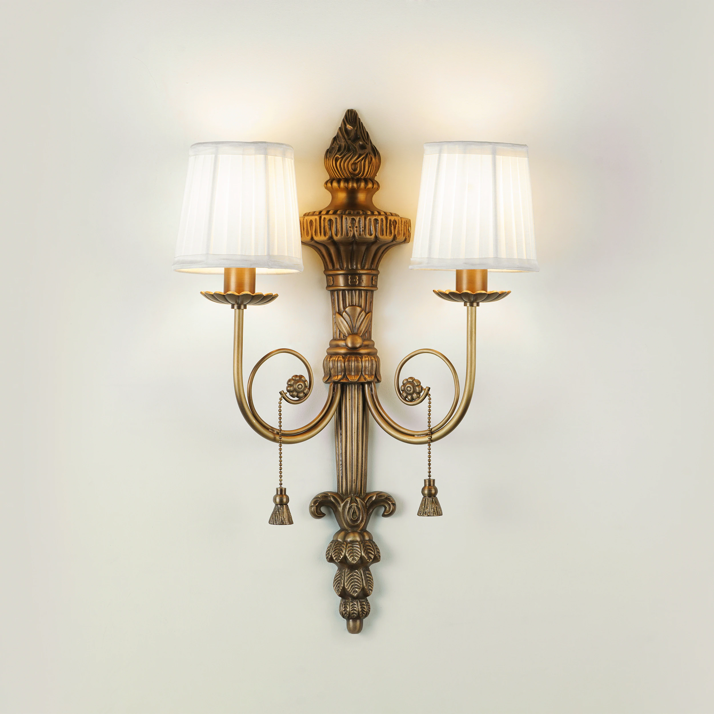 Quattrefoil Luxury Decor & Lighting