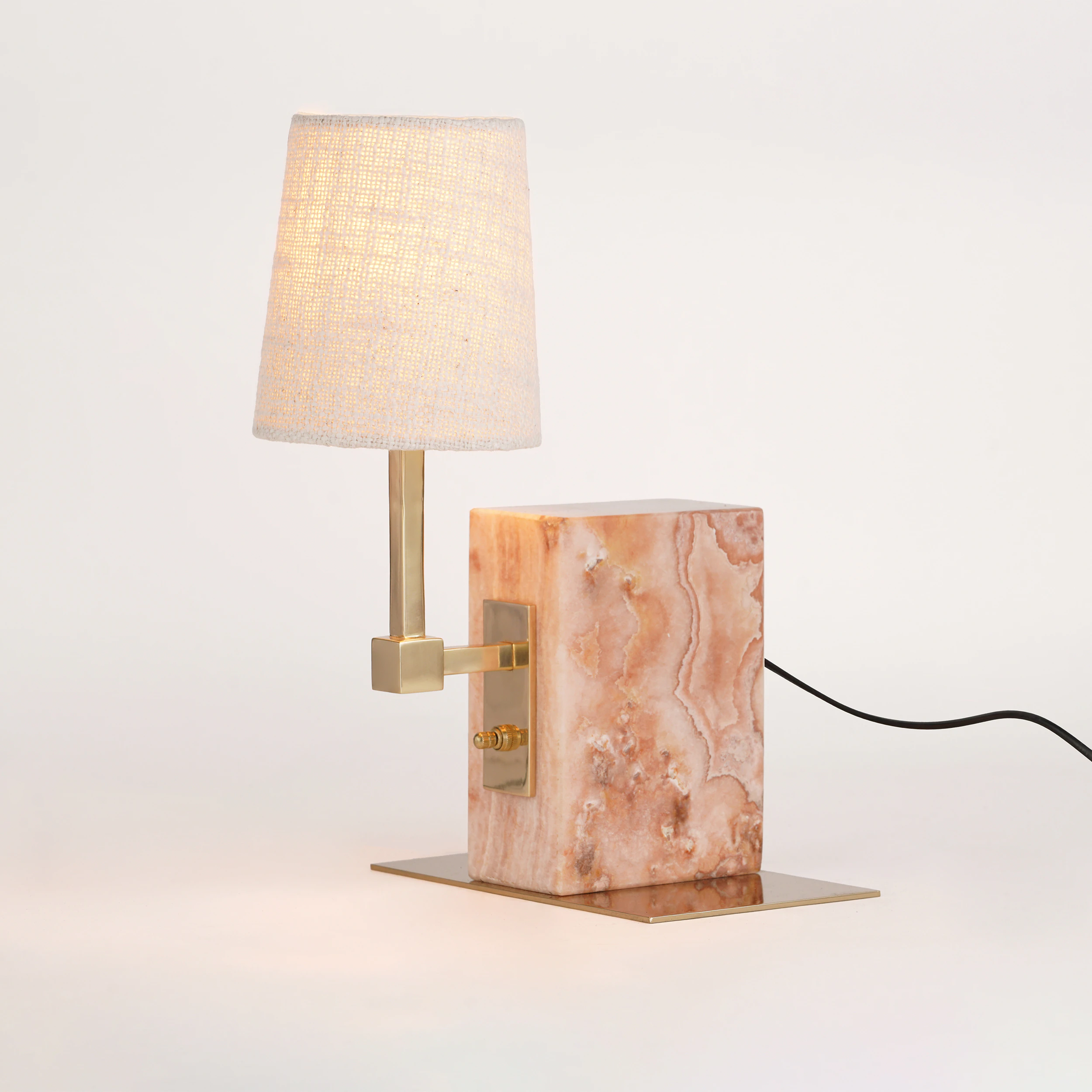 Quattrefoil Luxury Decor & Lighting