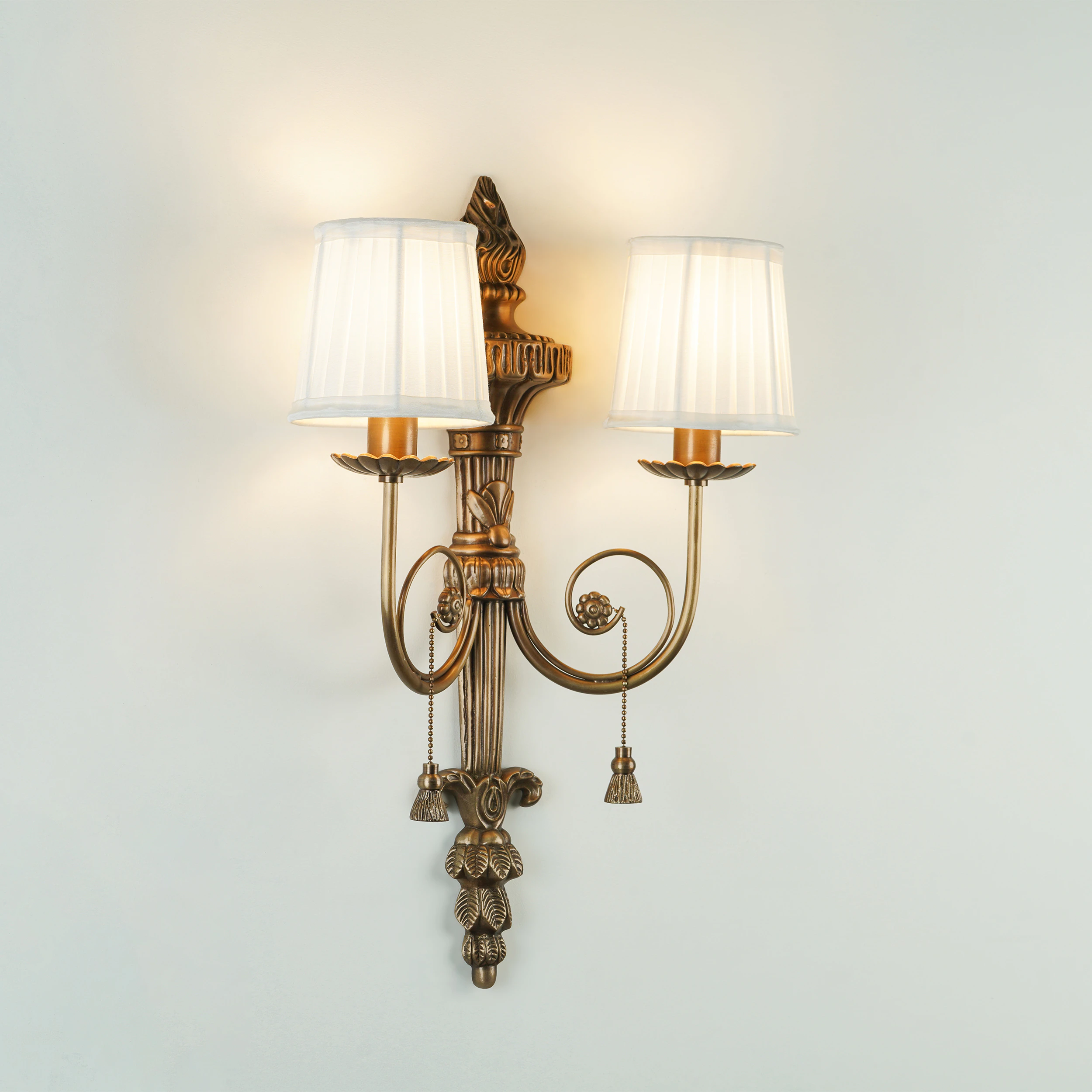 Quattrefoil Luxury Decor & Lighting