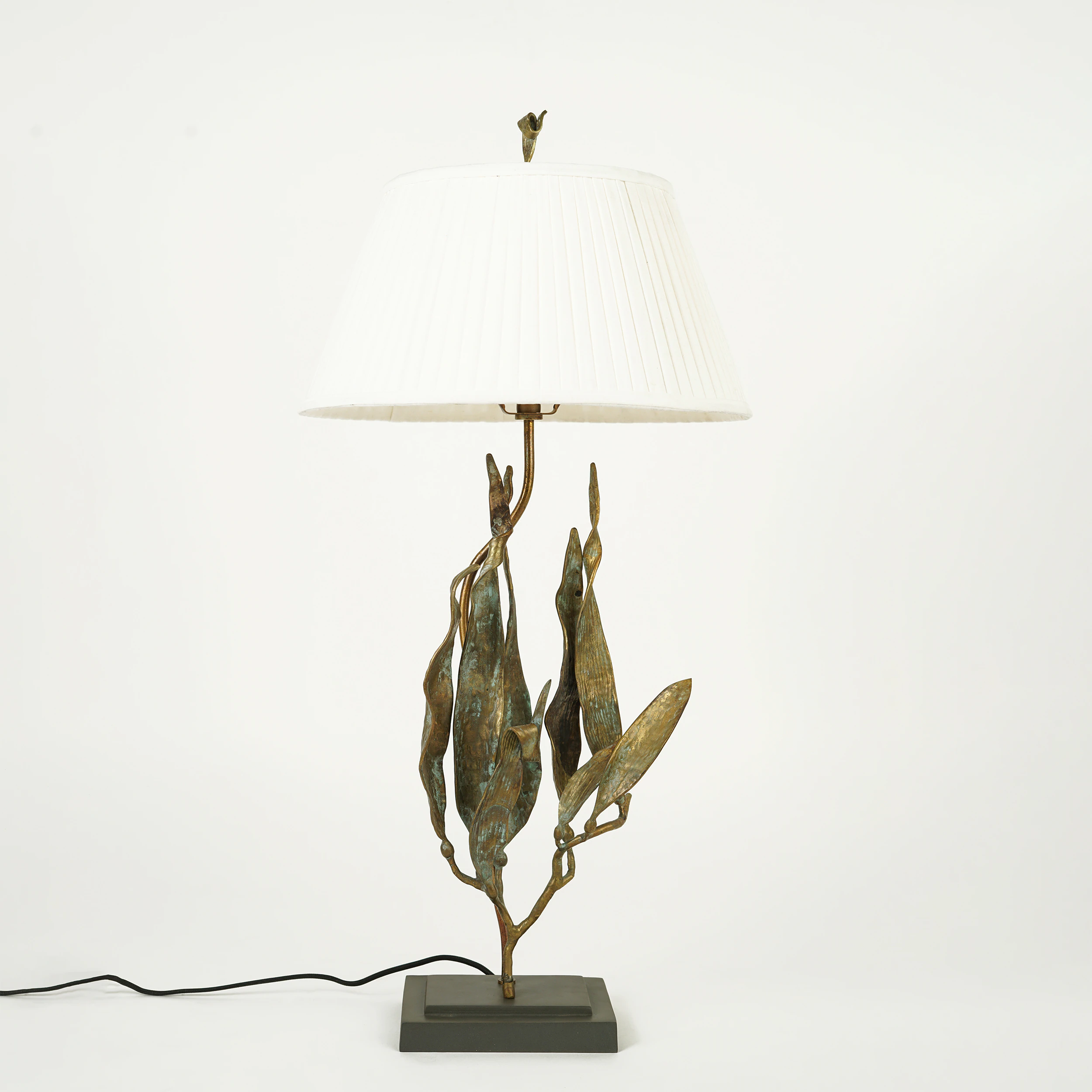 Quattrefoil Luxury Decor & Lighting