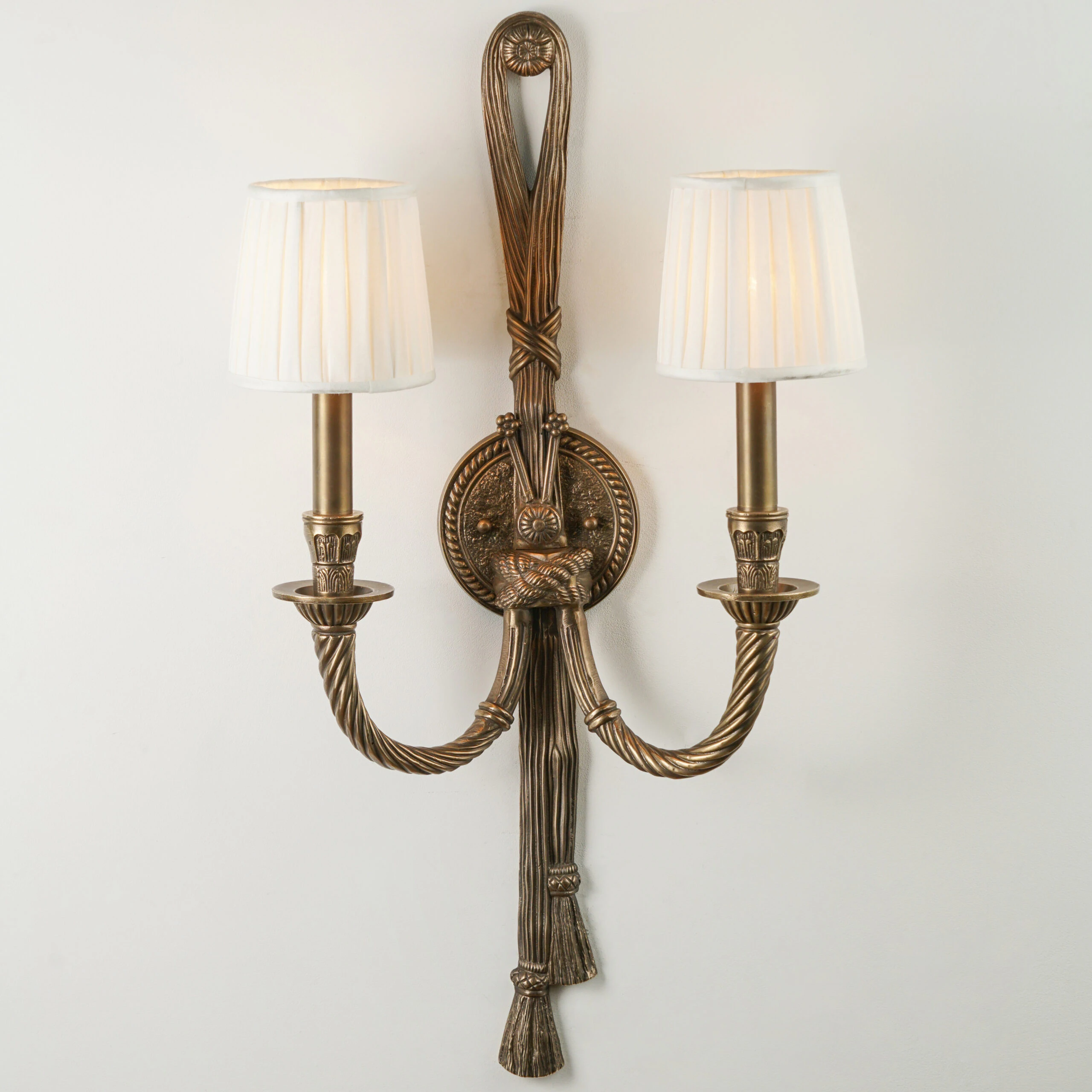 Quattrefoil Luxury Decor & Lighting