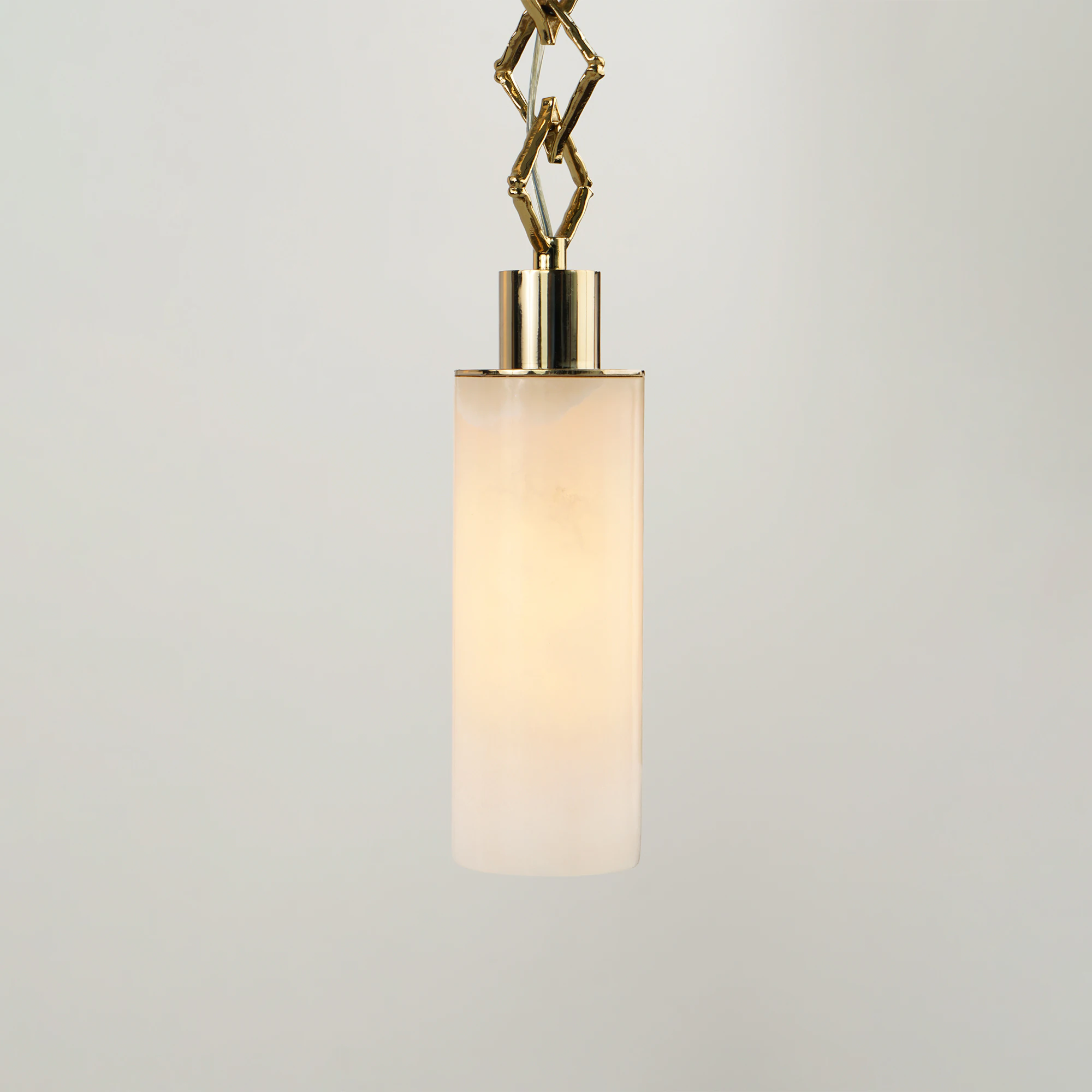 Quattrefoil Luxury Decor & Lighting