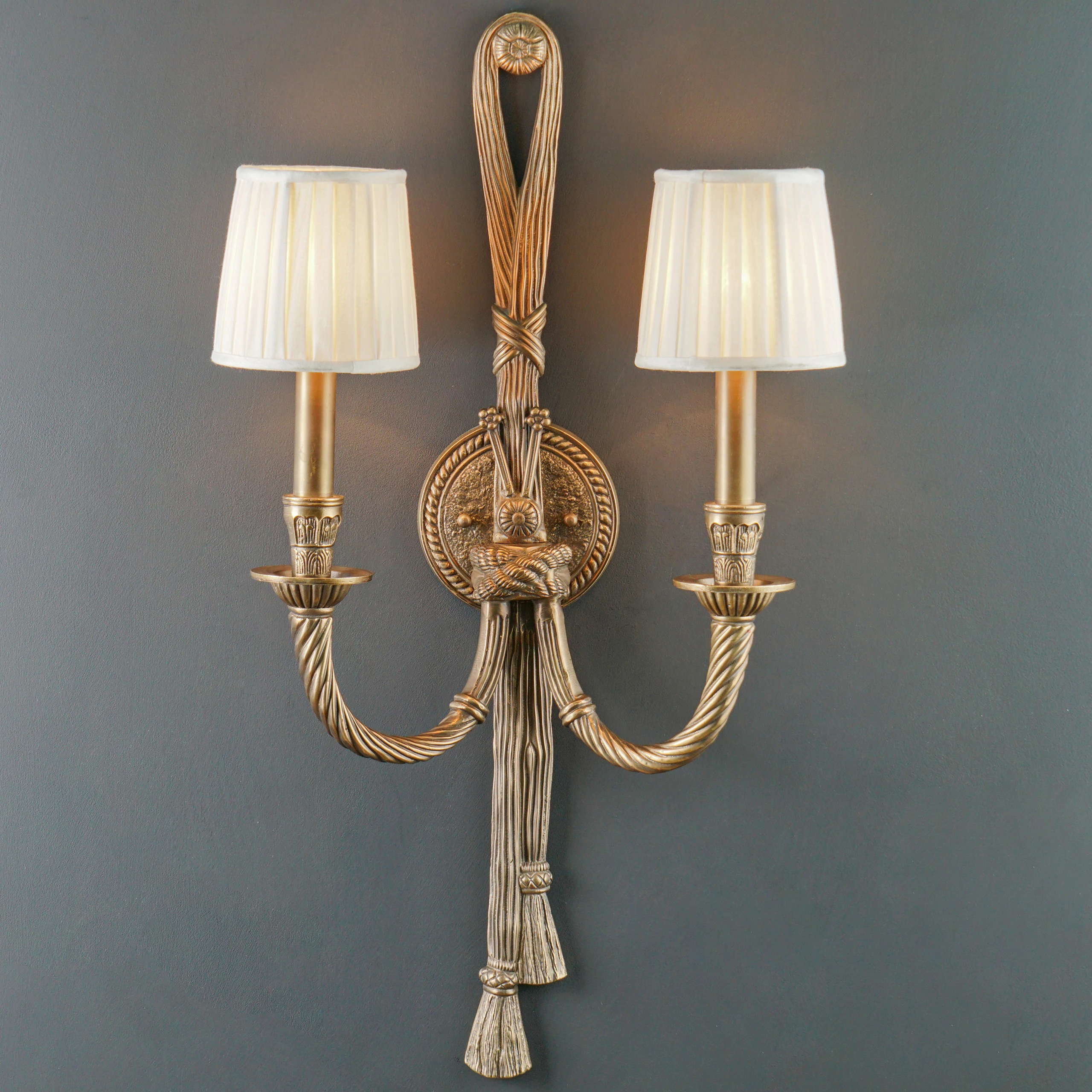 Quattrefoil Luxury Decor & Lighting