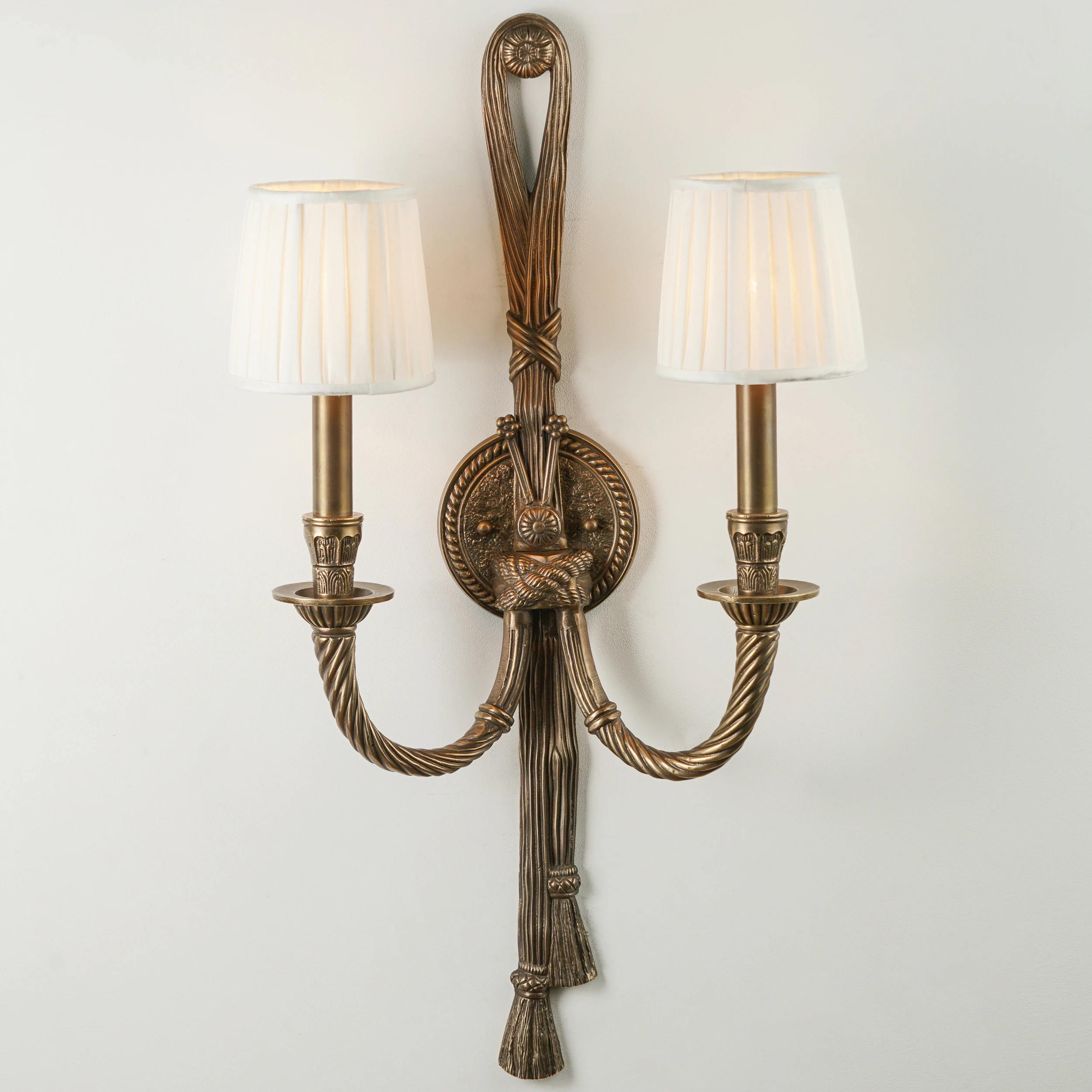 Quattrefoil Luxury Decor & Lighting