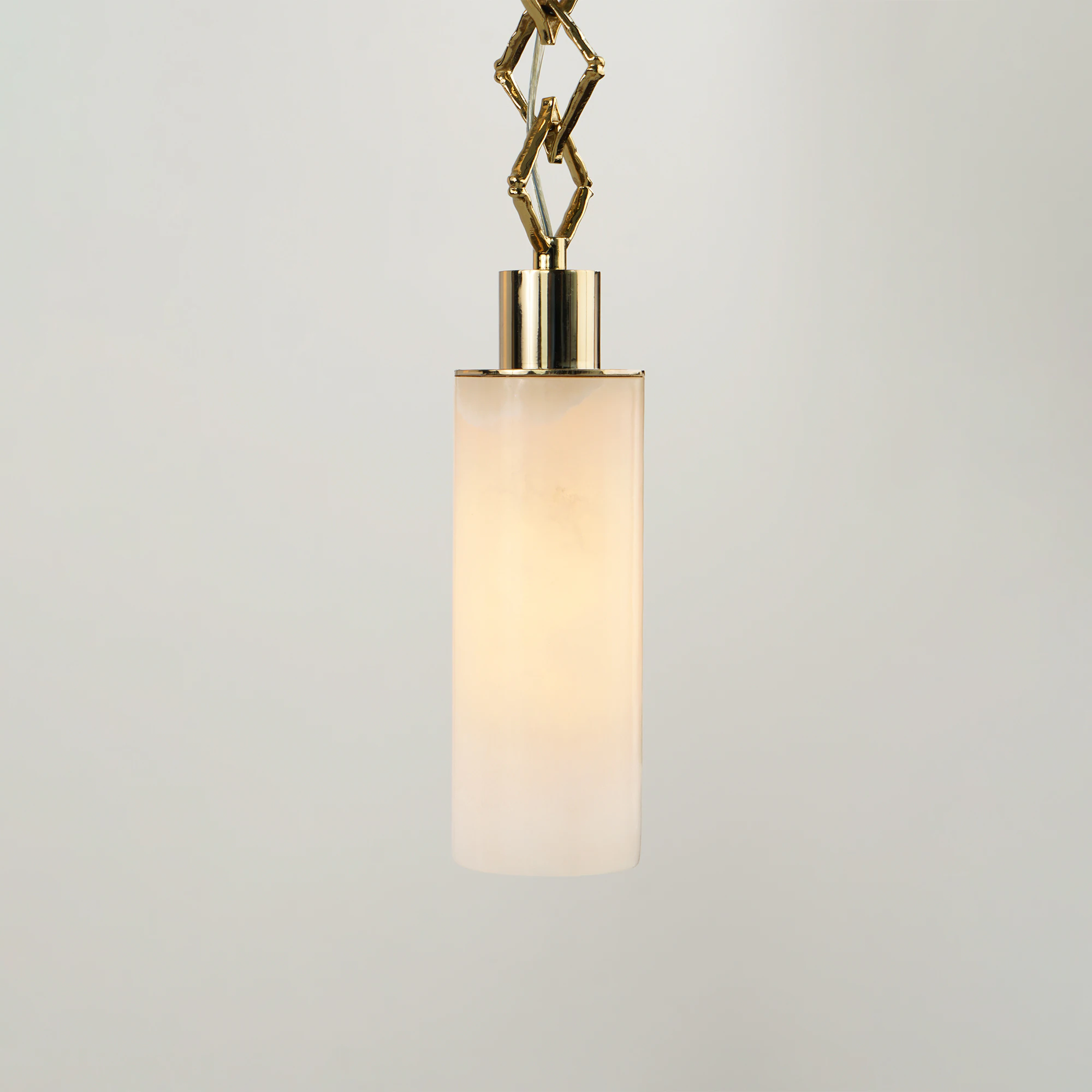Quattrefoil Luxury Decor & Lighting
