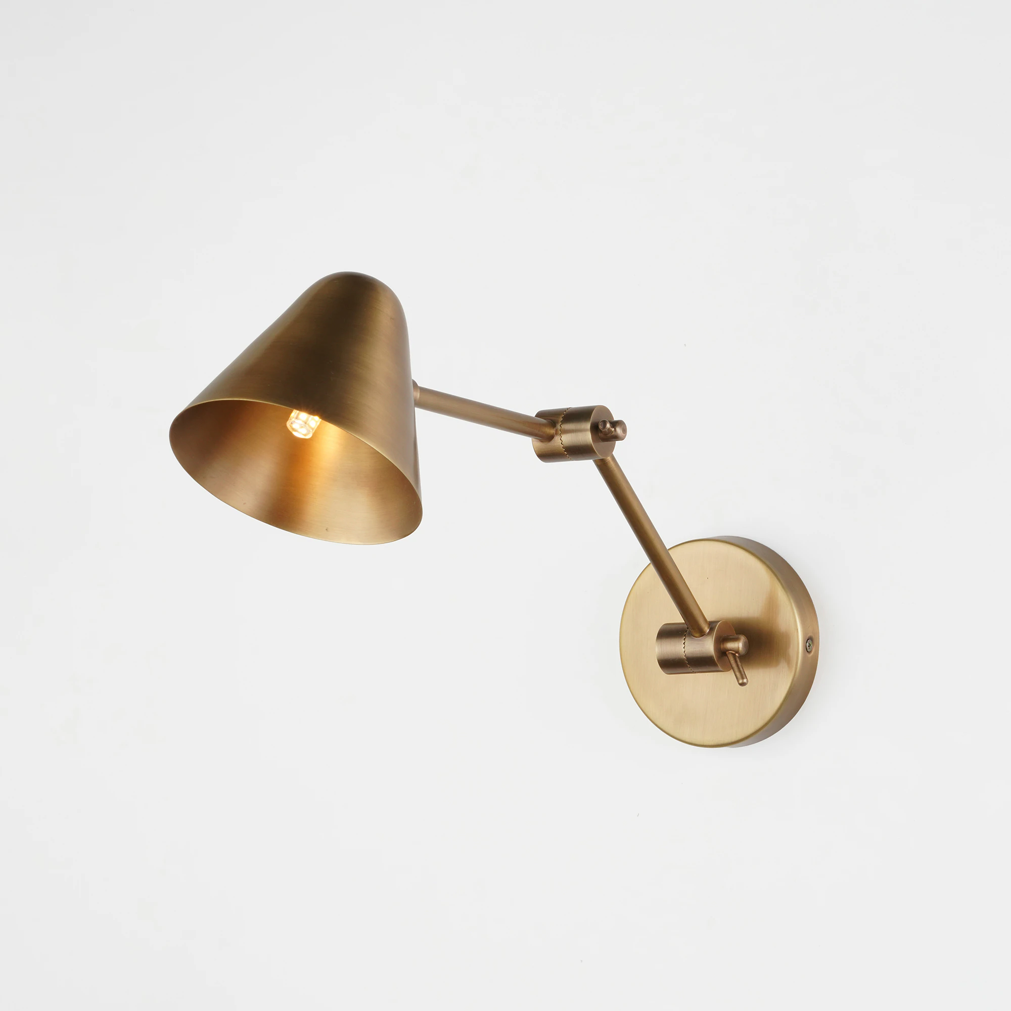 Quattrefoil Luxury Decor & Lighting