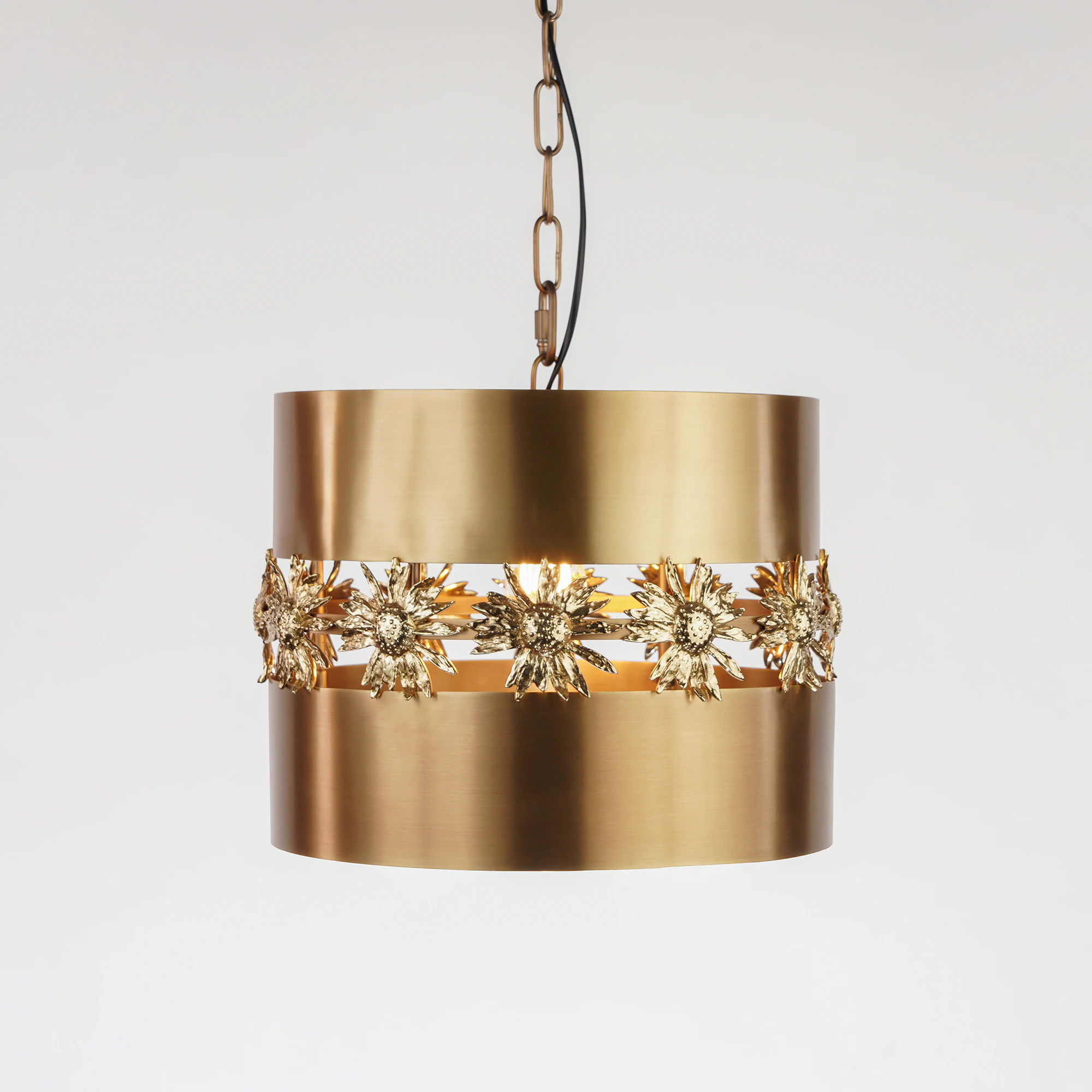 Quattrefoil Luxury Decor & Lighting