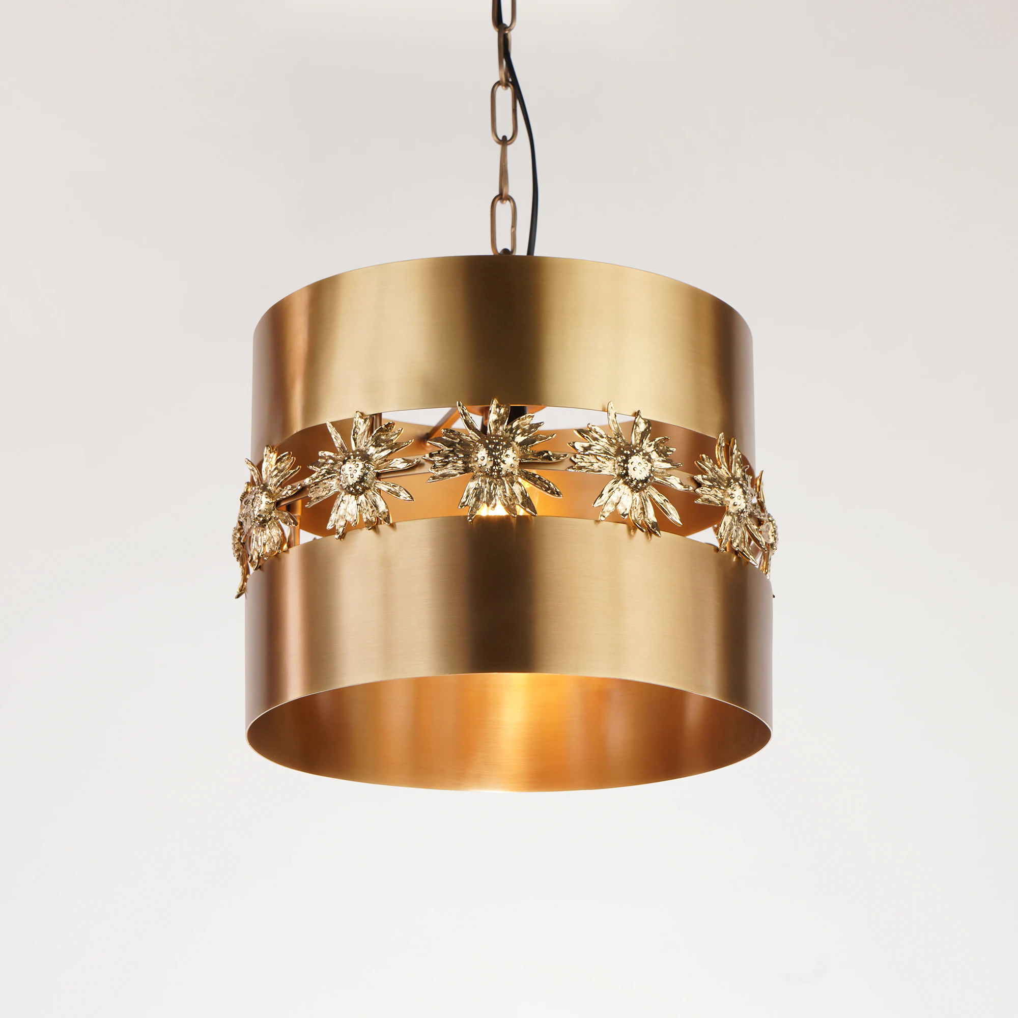 Quattrefoil Luxury Decor & Lighting