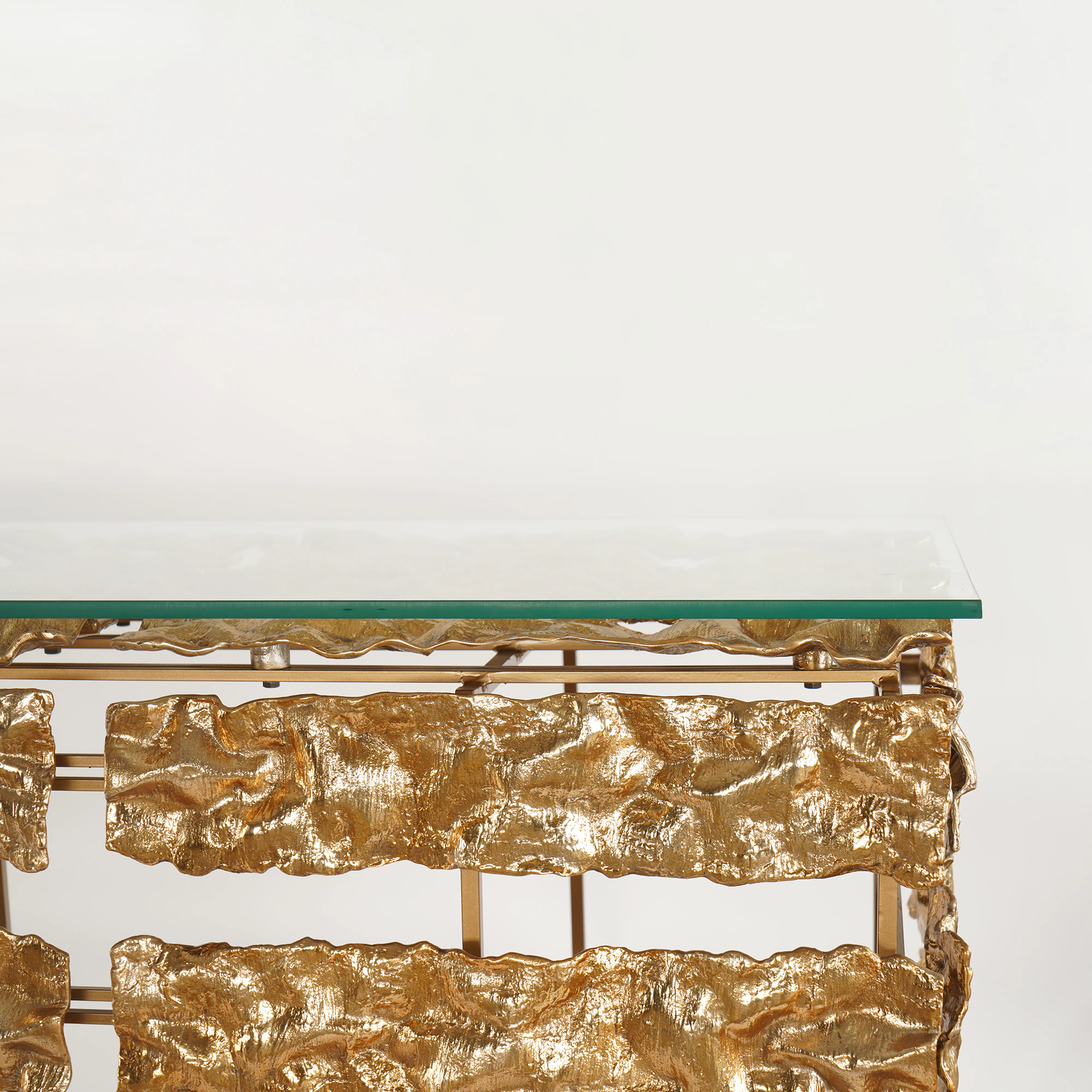 Quattrefoil Luxury Decor & Lighting