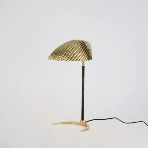 SHELL TABLE LAMP