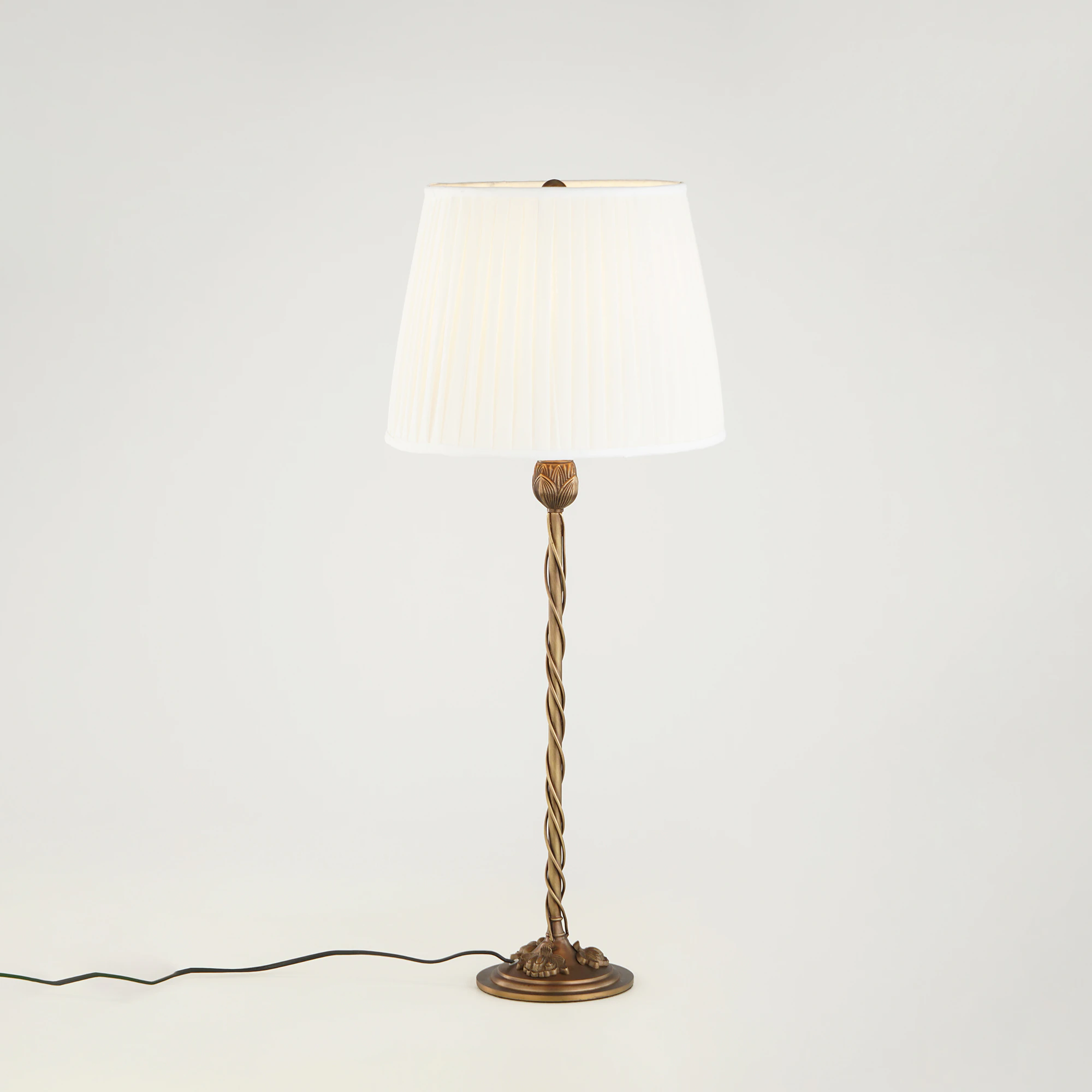 Quattrefoil Luxury Decor & Lighting